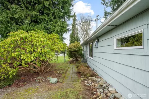 Exterior - 6205 W Beech St, Everett, WA 98203 photo 2 of 13