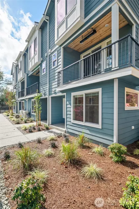 14424 Madison Way #E1, Lynnwood, WA 98087
