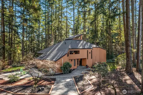 13525 NE 50th St, Bellevue, WA 98005