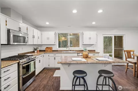 Kitchen - 19705 88th Ave E, Spanaway, WA 98387 photo 3 of 4