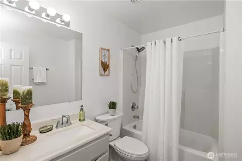 Bath - 19705 88th Ave E, Spanaway, WA 98387 photo 3 of 3
