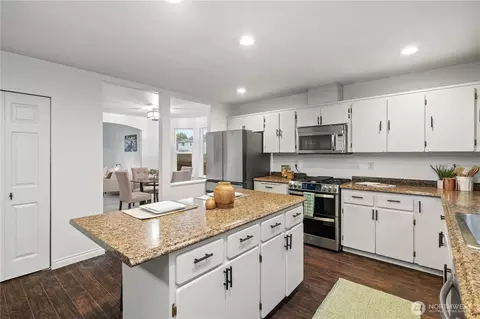 Kitchen - 19705 88th Ave E, Spanaway, WA 98387 photo 2 of 4