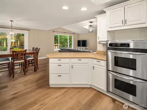 Kitchen - 24225 SE 376th St, Enumclaw, WA 98022 photo 2 of 3