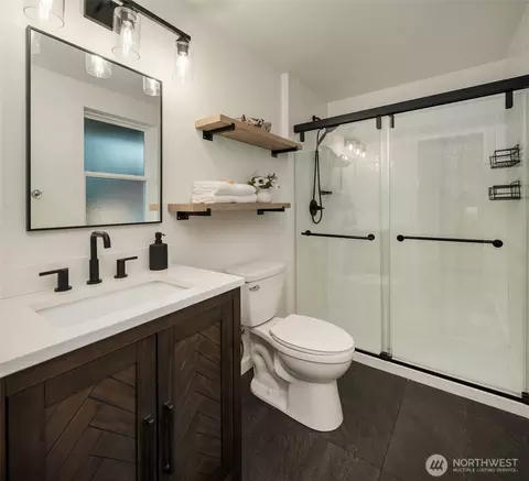 Bath - 24225 SE 376th St, Enumclaw, WA 98022 photo 1 of 2