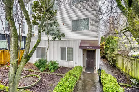 10511 Midvale Ave N #302, Seattle, WA 98133