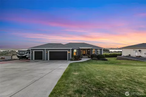 446 SE Viewmont Dr, Moses Lake, WA 98837