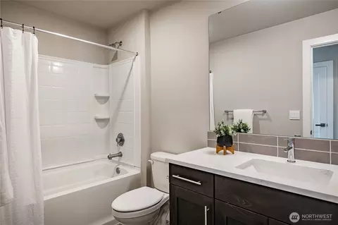 Bath - 4019 171st Pl SE, Bothell, WA 98012 photo 4 of 4