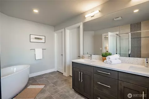Bath - 4019 171st Pl SE, Bothell, WA 98012 photo 3 of 4