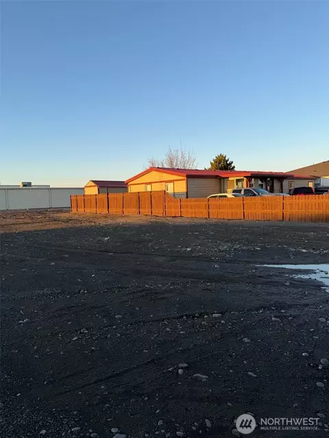 1638 W Pheasant St, Moses Lake, WA 98837