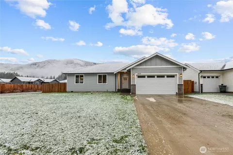 8233 Gold Run Dr, Maple Falls, WA 98266