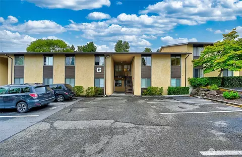12600 NE 145th St #52G, Kirkland, WA 98034