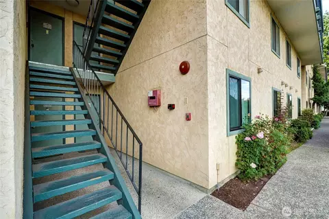 14331 124th Ave NE #C22, Kirkland, WA 98034