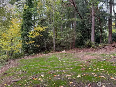 4700 Rose Ave NE, Bainbridge Island, WA 98110