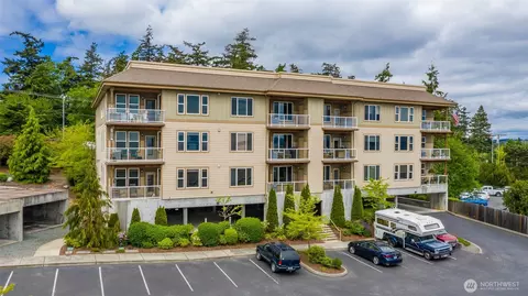 1850 SW Scenic Heights St #B303, Oak Harbor, WA 98277