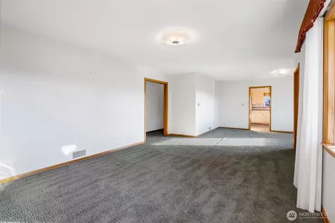 319 E 3rd St, Lind, WA 99341 photo 8