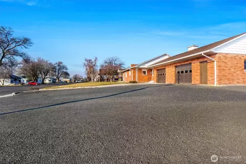 319 E 3rd St, Lind, WA 99341 photo 2