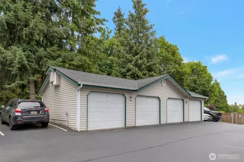 13301 SE 79th Pl #B-402, Newcastle, WA 98059