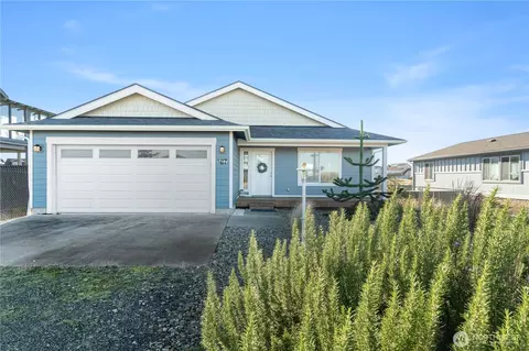 417 Riviera St SW, Ocean Shores, WA 98569