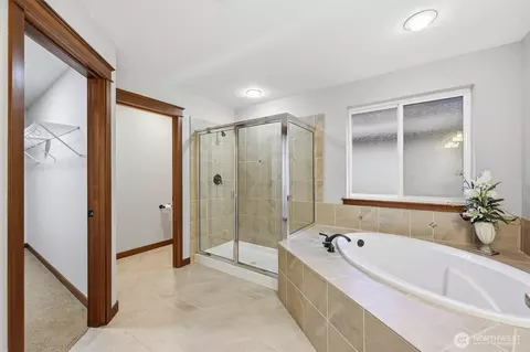 Bath - 18408 41st Dr SE, Bothell, WA 98012 photo 3 of 4