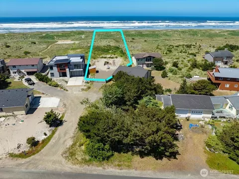 34315 G St, Ocean Park, WA 98640