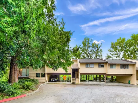 1211 N 8th St #2, Mount Vernon, WA 98273