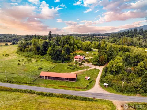 25193 Walker Valley Rd, Mount Vernon, WA 98274