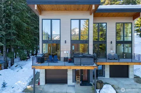 340 Snoqualmie Dr, Snoqualmie Pass, WA 98068