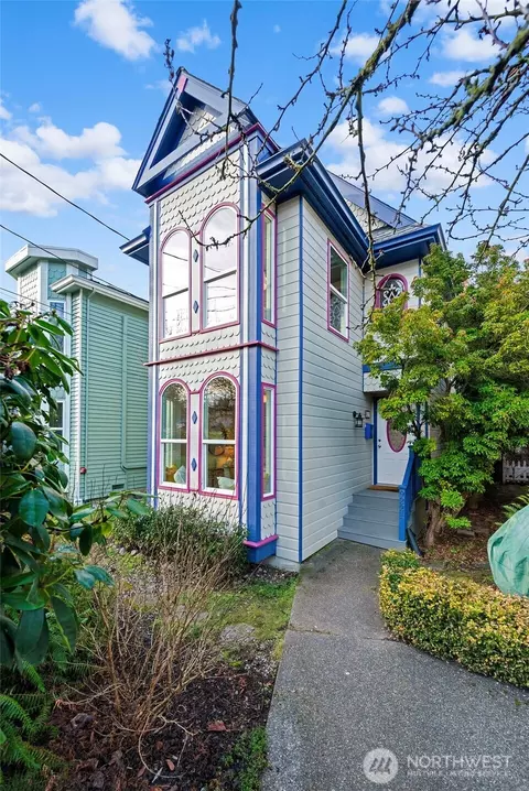 9221 College Way N, Seattle, WA 98103