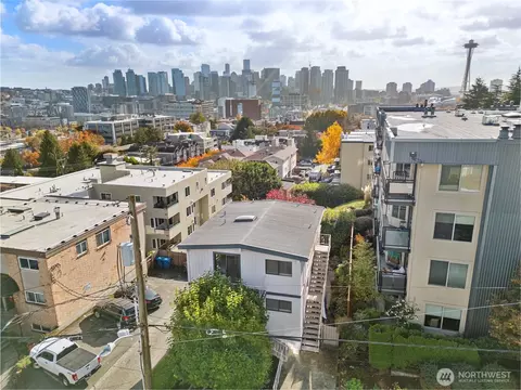 561 Lee St, Seattle, WA 98109