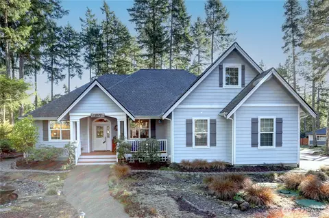 11 E Betty Jo Ct, Union, WA 98592