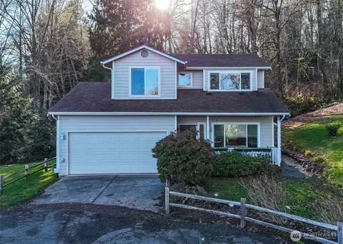 8911 NE Roanoke Rd, Bremerton, WA 98311