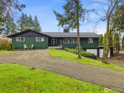 216 Shadow Ln NE, Olympia, WA 98506