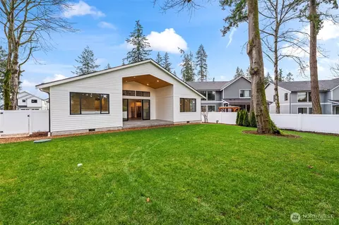 8717 33rd St E, Edgewood, WA 98371