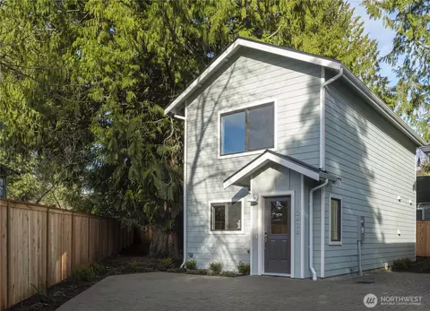 11043 B 19th Ave NE, Seattle, WA 98125
