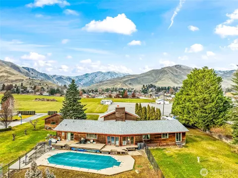 1919 B 5th St, Wenatchee, WA 98801