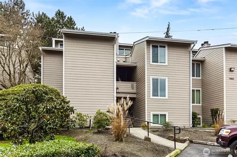 19855 25th Ave NE #210, Shoreline, WA 98155