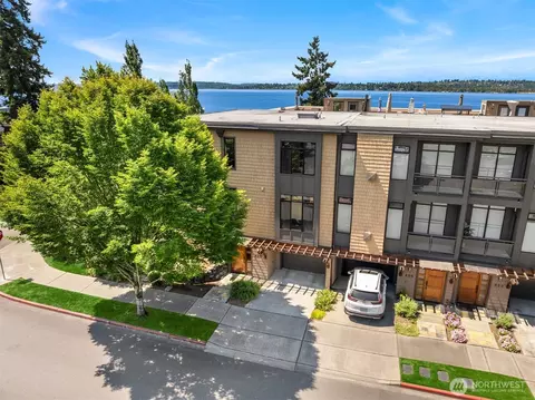 427 2nd St S #A, Kirkland, WA 98033