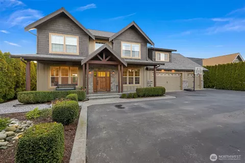 109 W 2nd St, Nooksack, WA 98276