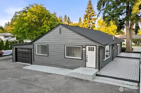 6226 NE 198th St, Kenmore, WA 98028