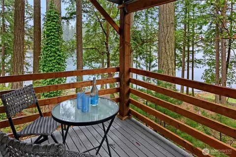 15233 NE Sunset Ave NE, Keyport, WA 98345