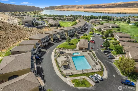 9270 Canyon Dr NW #C16, Quincy, WA 98848