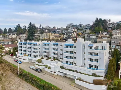 2244 13th Ave W #407, Seattle, WA 98119