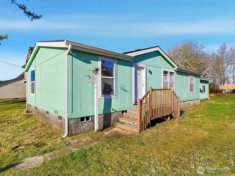 208 NE 2nd St, Long Beach, WA 98631