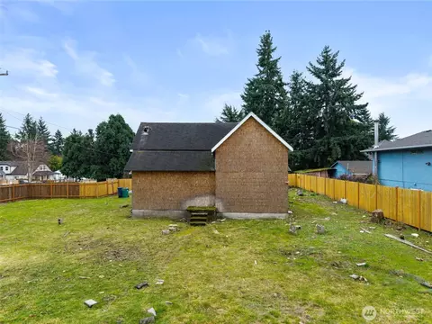 11205 12th Ave SW, Seattle, WA 98146