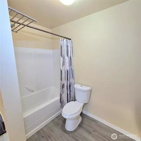 Bath - 1605 Riddell Ave NE, Orting, WA 98360 photo 2 of 6