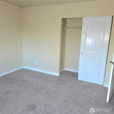 Bedroom - 1605 Riddell Ave NE, Orting, WA 98360 photo 4 of 6