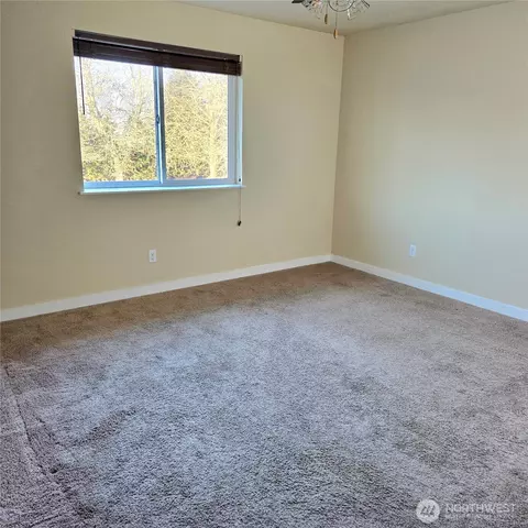 Bedroom - 1605 Riddell Ave NE, Orting, WA 98360 photo 3 of 6