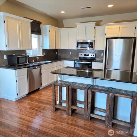 Kitchen - 1605 Riddell Ave NE, Orting, WA 98360 photo 1 of 3
