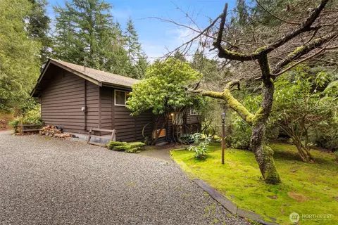 29970 Gamble Pl NE, Kingston, WA 98346