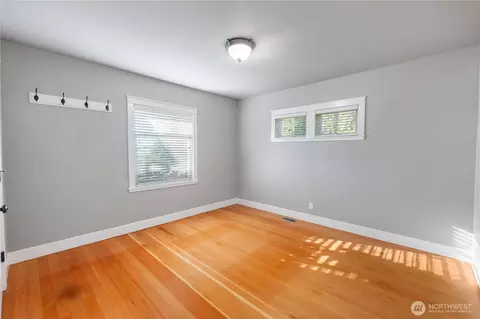 Bedroom - 1705 Marshall Ave, Enumclaw, WA 98022 photo 1 of 5